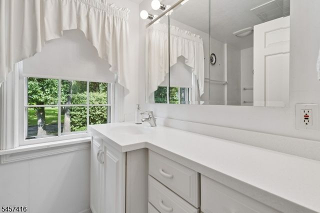 300 Oak Ridge Ave, Summit City, NJ 07901