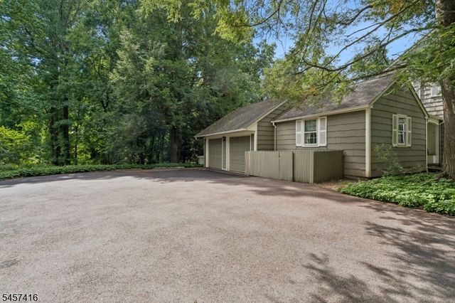 300 Oak Ridge Ave, Summit City, NJ 07901