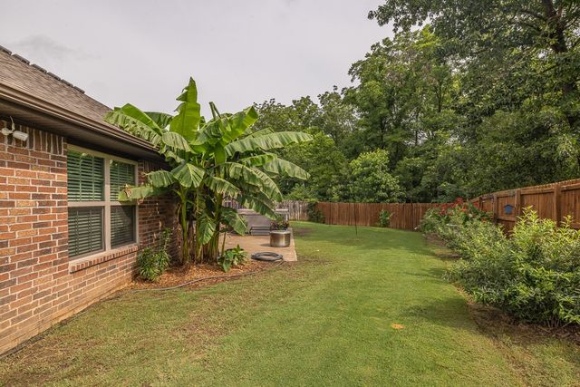 2305 Kelly Lynn Place, Fayetteville, AR 72701