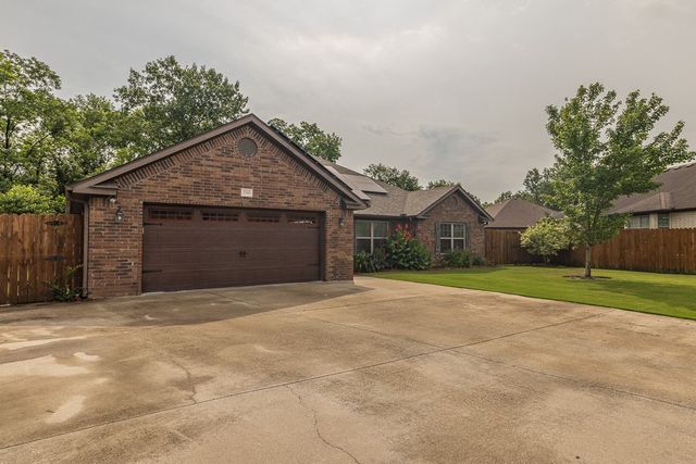 2305 Kelly Lynn Place, Fayetteville, AR 72701