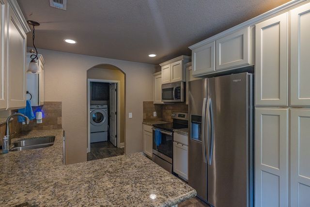 2305 Kelly Lynn Place, Fayetteville, AR 72701