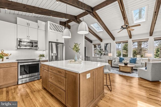 4035 TAYLOR DR, Fairfax, VA 22032