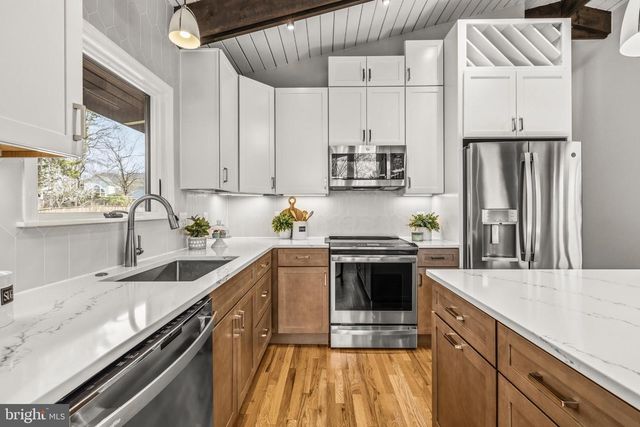 4035 TAYLOR DR, Fairfax, VA 22032