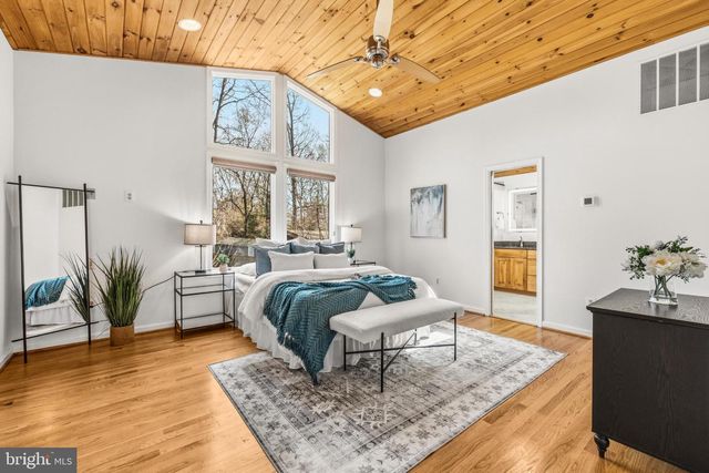 4035 TAYLOR DR, Fairfax, VA 22032