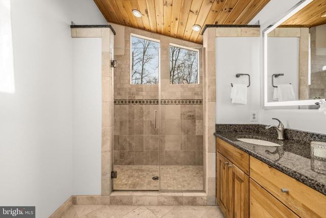 4035 TAYLOR DR, Fairfax, VA 22032