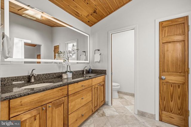 4035 TAYLOR DR, Fairfax, VA 22032