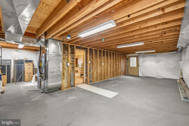 4035 TAYLOR DR, Fairfax, VA 22032