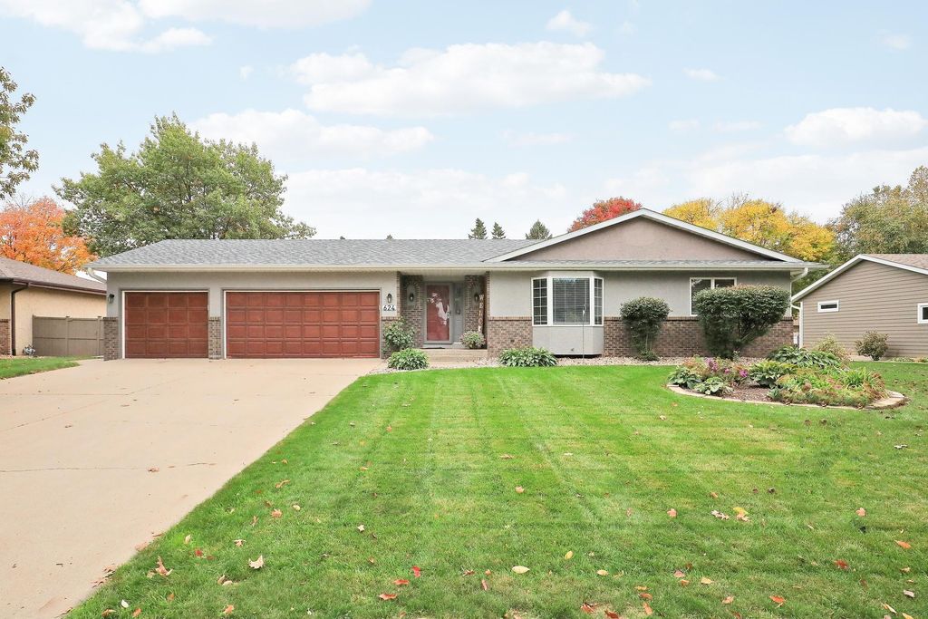 624 Hennes Avenue, Shakopee, MN 55379 — exterior