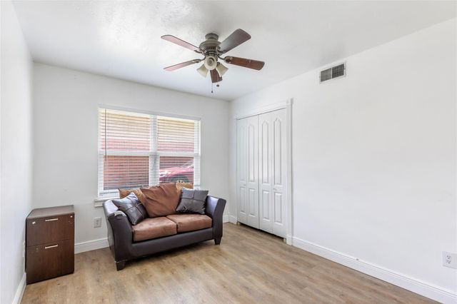 1016 Lynnwood Avenue, Liberty, TX 77575