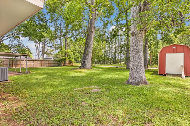 1016 Lynnwood Avenue, Liberty, TX 77575