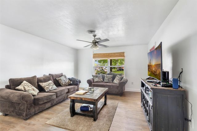 1016 Lynnwood Avenue, Liberty, TX 77575