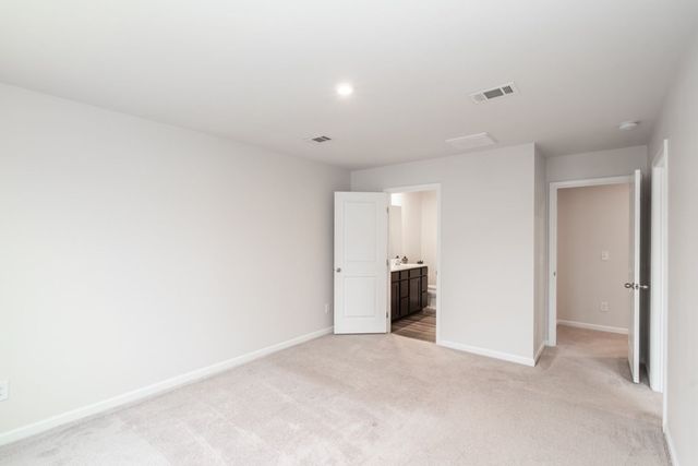 404 Deer Meadow Ln, Lebanon, TN 37090
