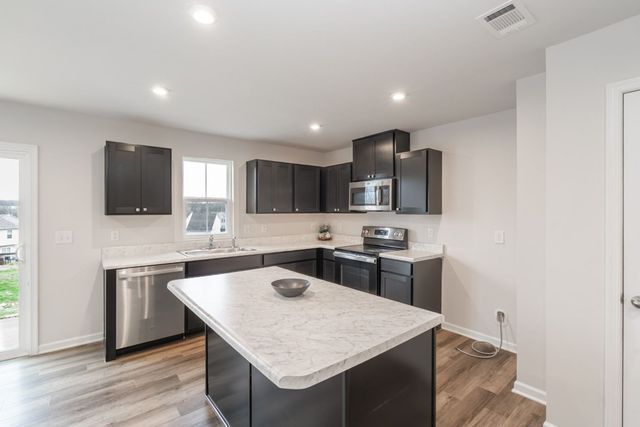 404 Deer Meadow Ln, Lebanon, TN 37090
