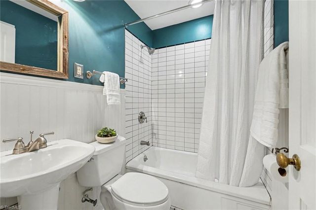 1824 Colonial Avenue, Greensboro, NC 27408