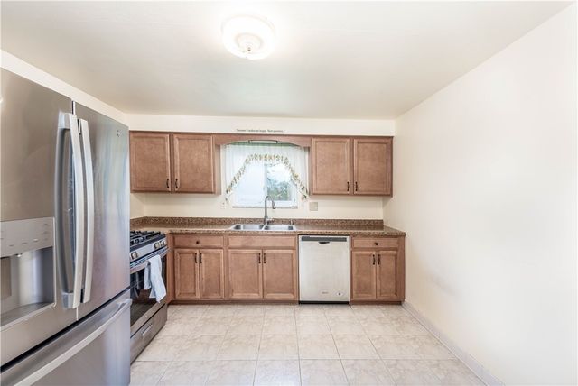 112 Neilson Drive, Jefferson Hills, PA 15025