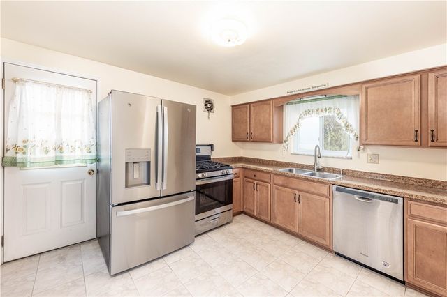 112 Neilson Drive, Jefferson Hills, PA 15025