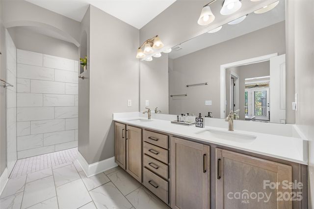 2031 Newstyle Way, Tega Cay, SC 29708