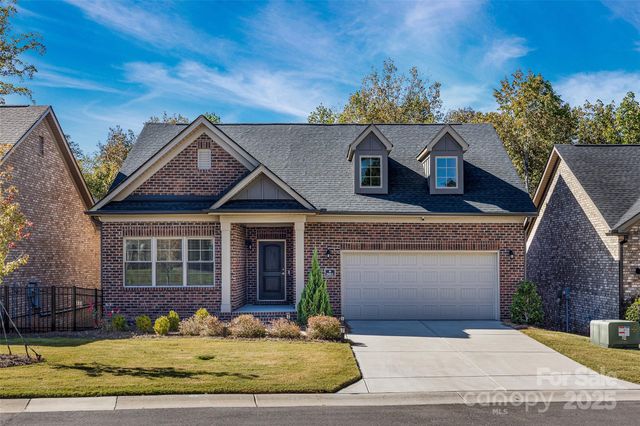 2031 Newstyle Way, Tega Cay, SC 29708