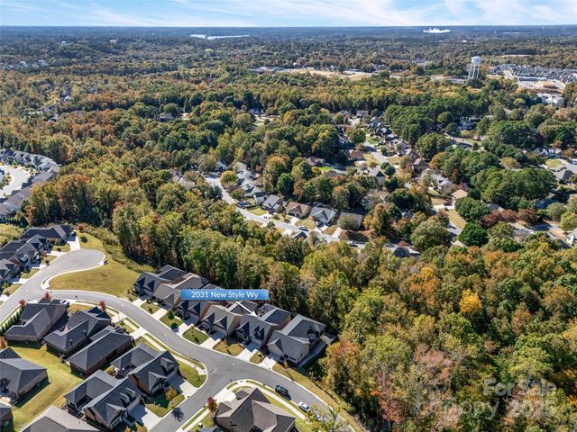 2031 Newstyle Way, Tega Cay, SC 29708