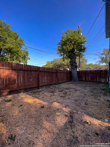 802 Montana St Apt 1, San Antonio, TX 78203