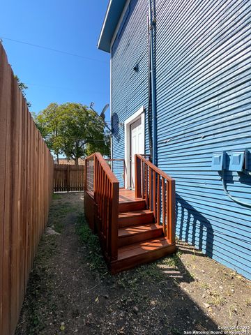 802 Montana St Apt 1, San Antonio, TX 78203