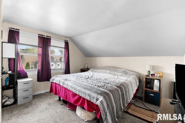 2427 32ND Street, Moline, IL 61265