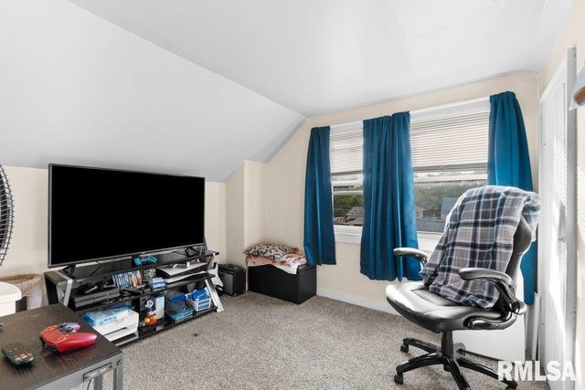 2427 32ND Street, Moline, IL 61265