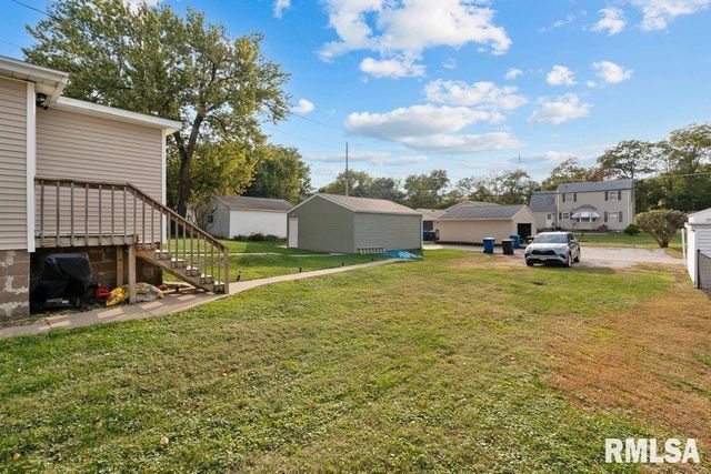 2427 32ND Street, Moline, IL 61265