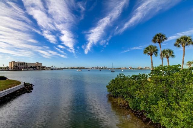 4700 COVE CIRCLE 107, St Petersburg, FL 33708