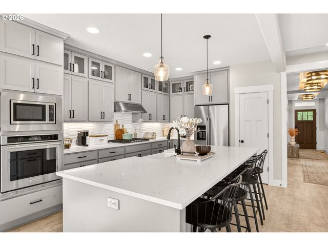 19708 ORCHARD GROVE Dr, Oregon City, OR 97045