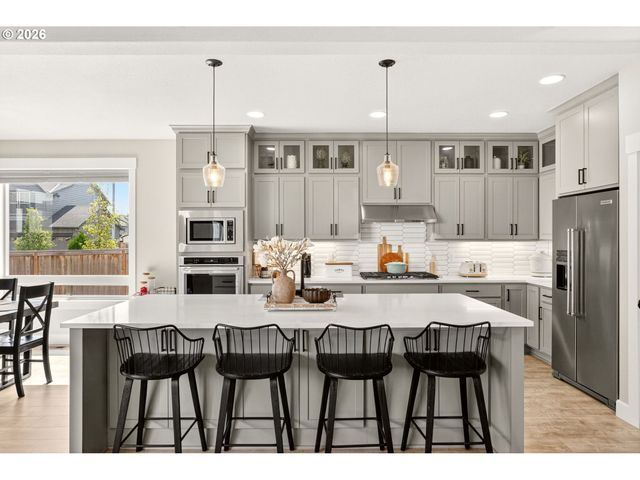 19708 ORCHARD GROVE Dr, Oregon City, OR 97045