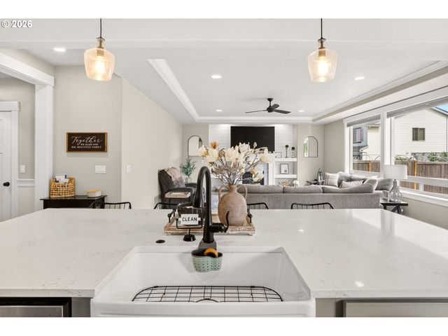 19708 ORCHARD GROVE Dr, Oregon City, OR 97045