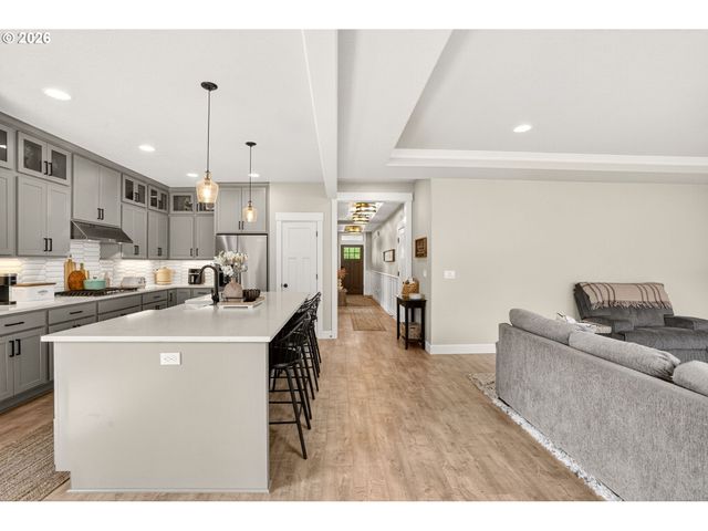 19708 ORCHARD GROVE Dr, Oregon City, OR 97045