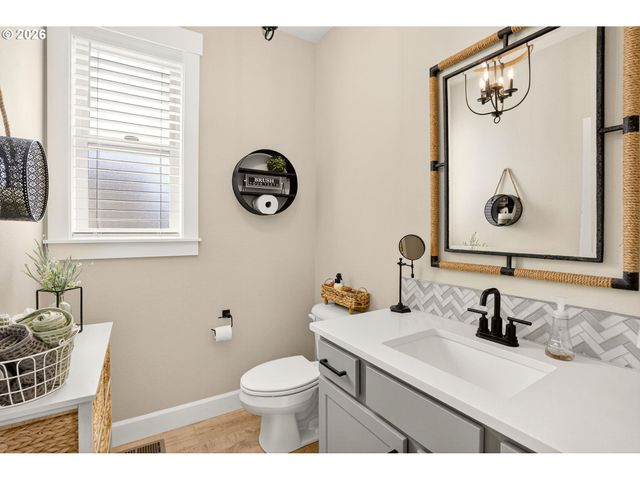 19708 ORCHARD GROVE Dr, Oregon City, OR 97045