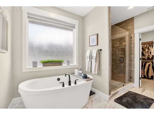 19708 ORCHARD GROVE Dr, Oregon City, OR 97045