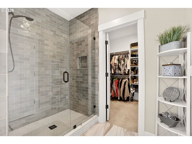 19708 ORCHARD GROVE Dr, Oregon City, OR 97045