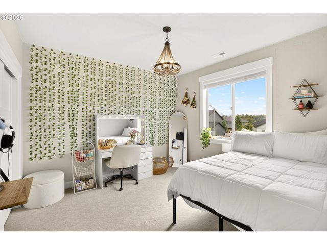 19708 ORCHARD GROVE Dr, Oregon City, OR 97045