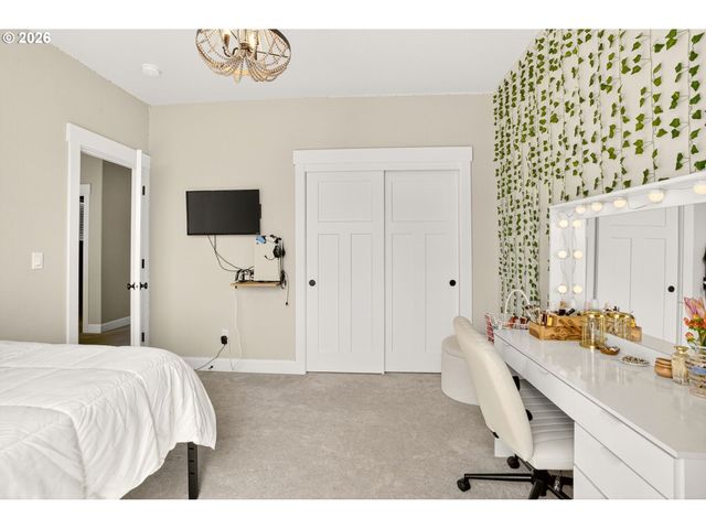 19708 ORCHARD GROVE Dr, Oregon City, OR 97045