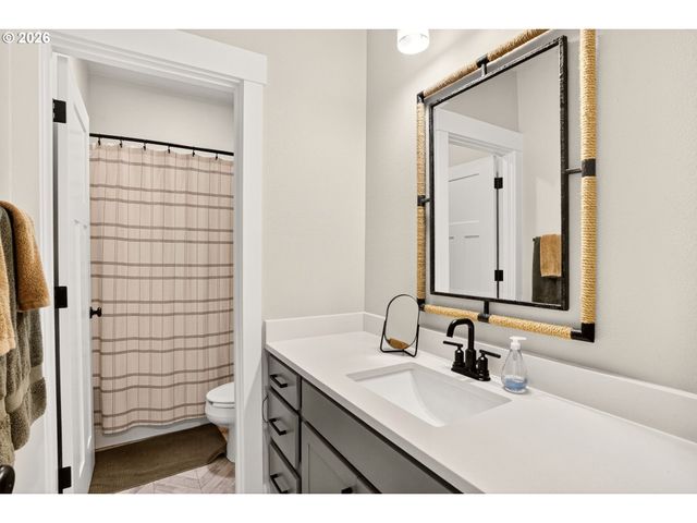 19708 ORCHARD GROVE Dr, Oregon City, OR 97045