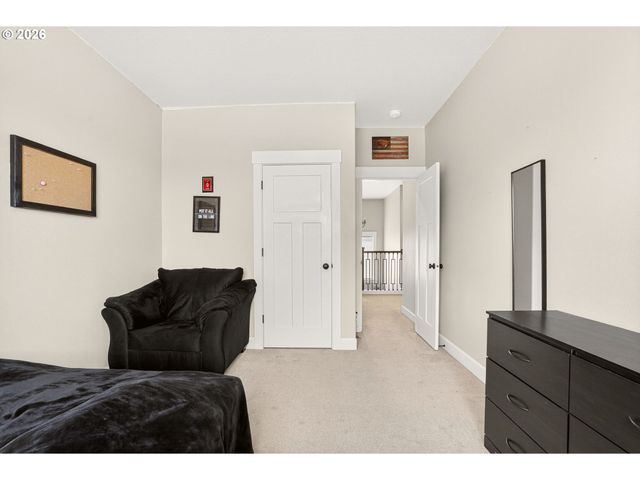 19708 ORCHARD GROVE Dr, Oregon City, OR 97045