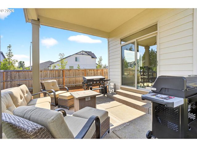 19708 ORCHARD GROVE Dr, Oregon City, OR 97045