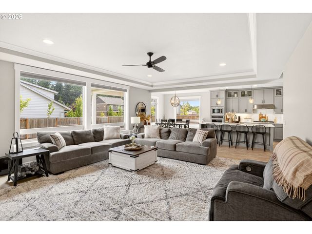 19708 ORCHARD GROVE Dr, Oregon City, OR 97045