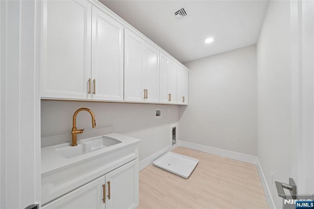 23 Muirfield Lane, River Vale, NJ 07675