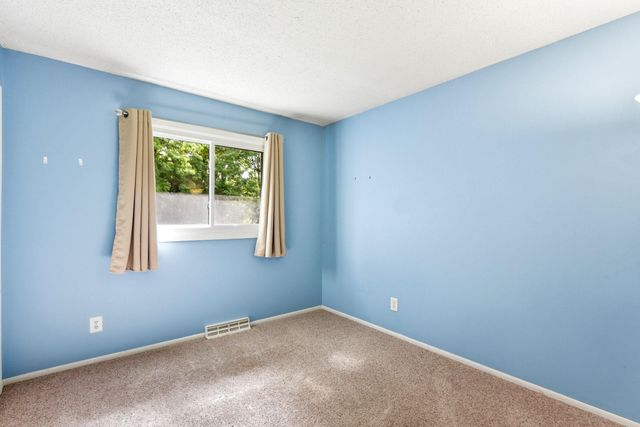 7064 Springhill Circle, Eden Prairie, MN 55346