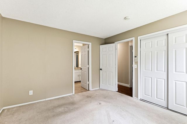 7064 Springhill Circle, Eden Prairie, MN 55346