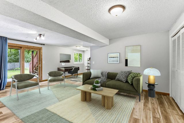 7064 Springhill Circle, Eden Prairie, MN 55346