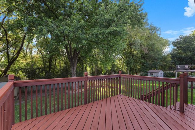 7064 Springhill Circle, Eden Prairie, MN 55346