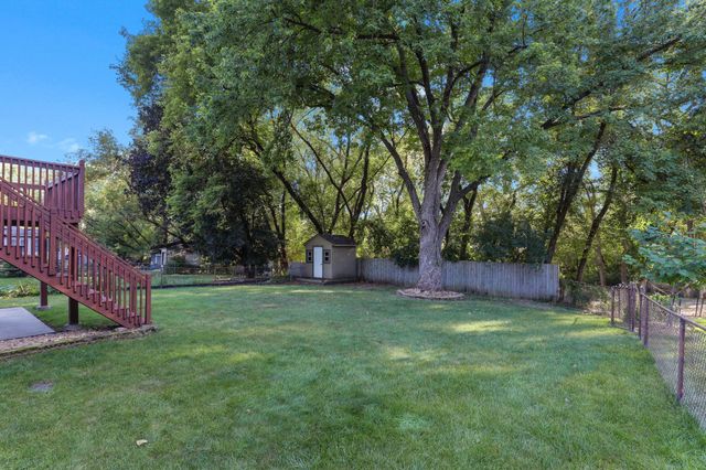 7064 Springhill Circle, Eden Prairie, MN 55346
