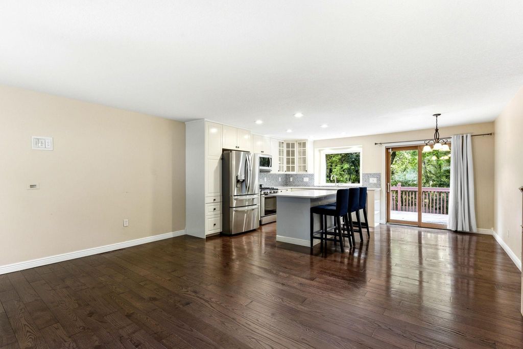 7064 Springhill Circle, Eden Prairie, MN 55346 — photo 4