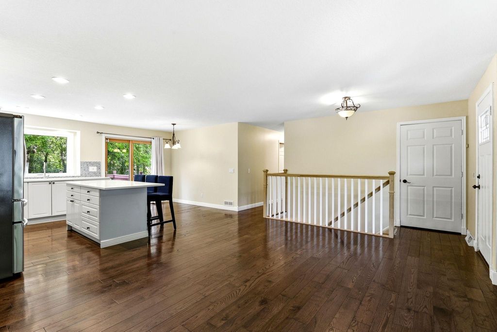 7064 Springhill Circle, Eden Prairie, MN 55346 — photo 5